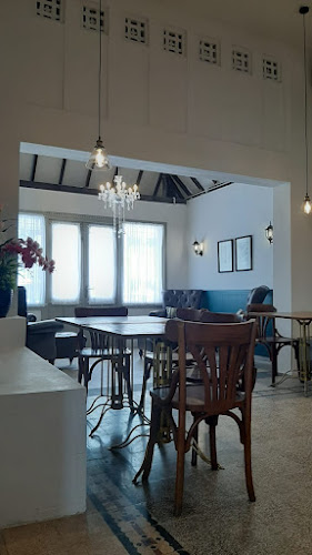 Sambang Cafe & Eatery - Gastronomi dan perhotelan