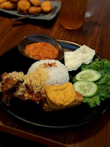 Comentarii opinii despre Loteng Cafe Modernland