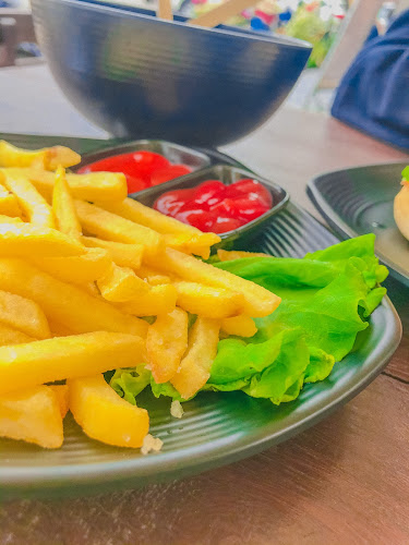 Comentarii opinii despre Freshday The Police Cafe Samarinda