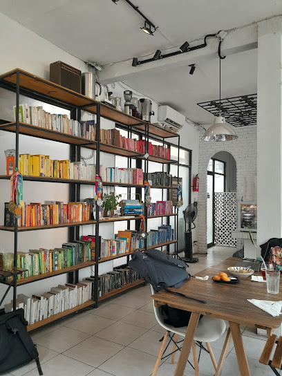 Maraca Books And Coffee