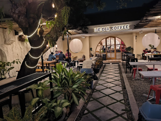 Comentarii opinii despre Me.Dia Coffee and Space