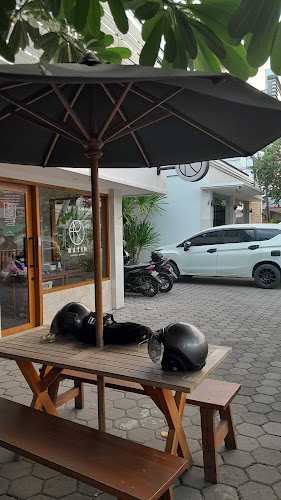 Ratih Coffee & Eatery - Gastronomi dan perhotelan