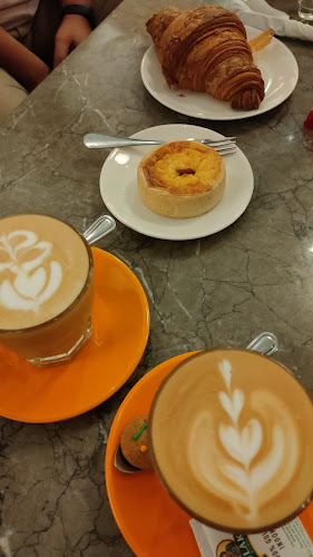 Opinii despre Le Cafe Gourmand în Surabaya - Gastronomi dan perhotelan