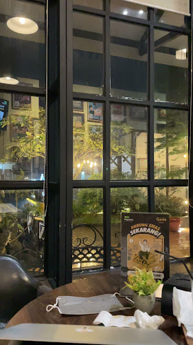 Comentarii opinii despre The Gade Corner Coffee and Gold Sukabumi