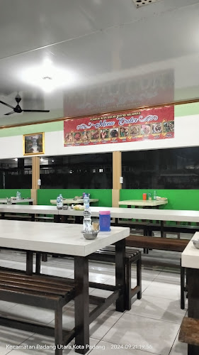 Comentarii opinii despre Pondok ikan Bakar Khatib Sulaiman