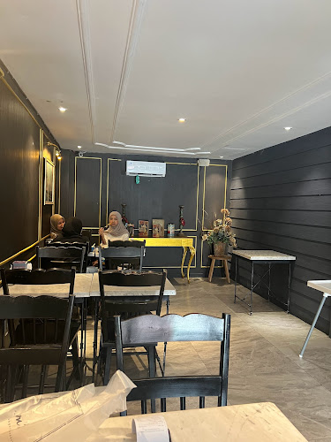 Sam's Pattiserie, Boulangerie, and Desserts - Gastronomi dan perhotelan