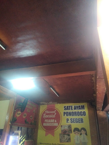 Opinii despre Sate Ayam Ponorogo Pak Seger în Surabaya - Gastronomi dan perhotelan