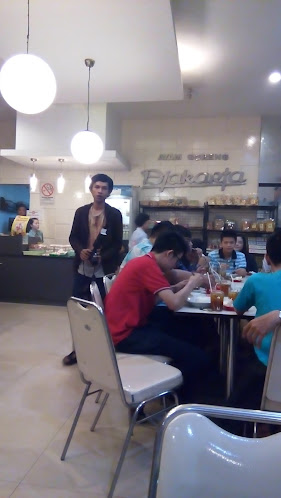 Jl. Kusuma Bangsa No.40, Ketabang, Kec. Genteng, Surabaya, Jawa Timur 60272