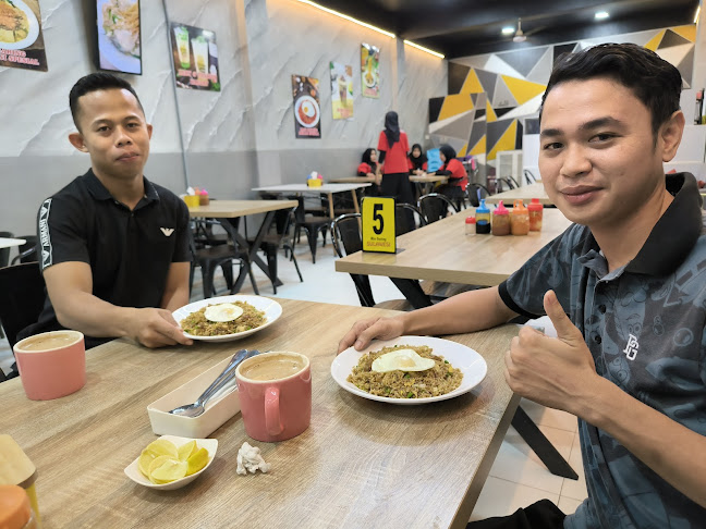 Mie garing sulawesi - Gastronomi dan perhotelan