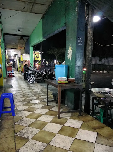 Warung Makan Nglaras - Gastronomi dan perhotelan