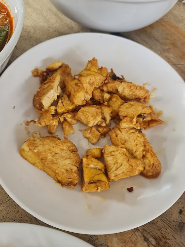 Warung Bambu Lulu Sop Kepala Ikan - Gastronomi dan perhotelan