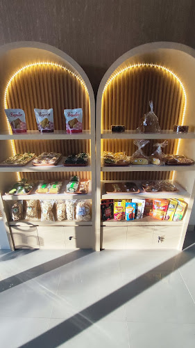 Clover Cakes and Coffee