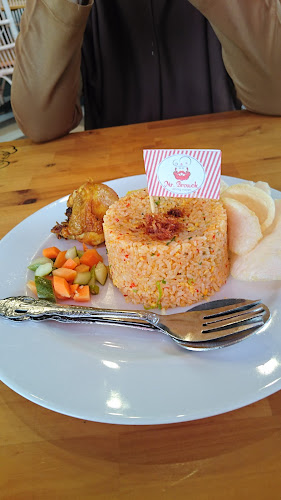 Mr.Brewok Cafe & Resto - Gastronomi dan perhotelan