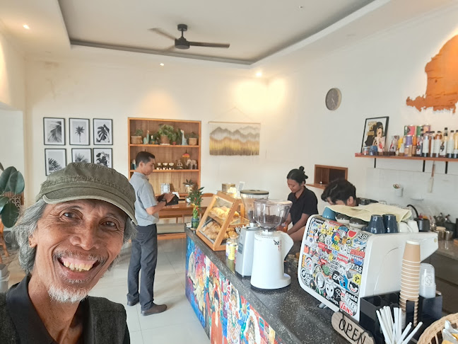 Ratih Coffee & Eatery - Gastronomi dan perhotelan