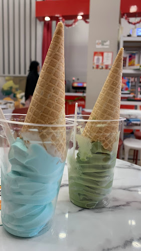 Aicha Ice Cream & Tea Madiun - Gastronomi dan perhotelan