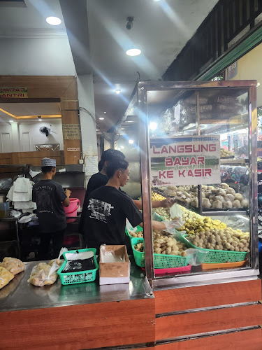 Comentarii opinii despre Pempek Edy