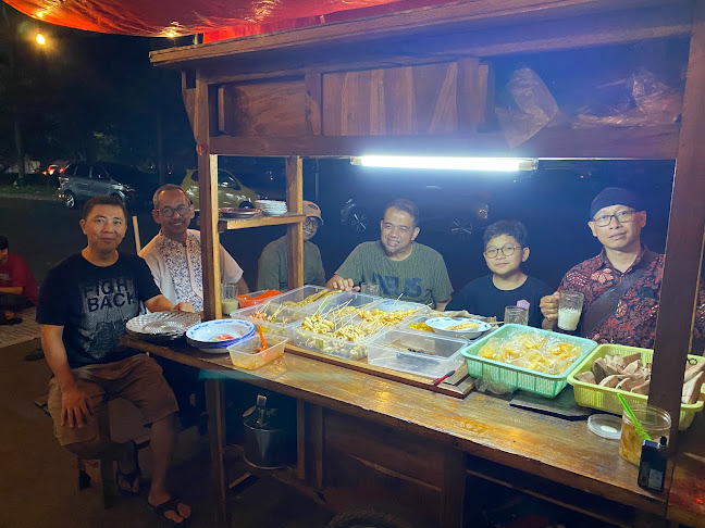 Opinii despre Angkringan TERAS OMBO în Kota Tangerang - Gastronomi dan perhotelan