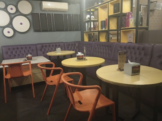 Opinii despre Affluent Cafe în Kota Medan - Gastronomi dan perhotelan