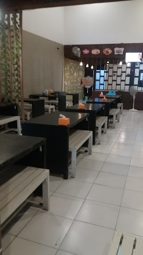 Shuang Thai - Gastronomi dan perhotelan