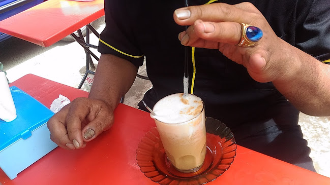 Opinii despre Kadai Lontong Padang 16 Jam Uda Adek în Kota Palembang - Gastronomi dan perhotelan