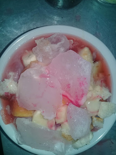 Opinii despre Es Campur Mawut (꧋ꦌꦱ꧀ꦕꦩ꧀ꦥꦸꦂꦩꦮꦸꦠ꧀) în Kota Yogyakarta - Gastronomi dan perhotelan