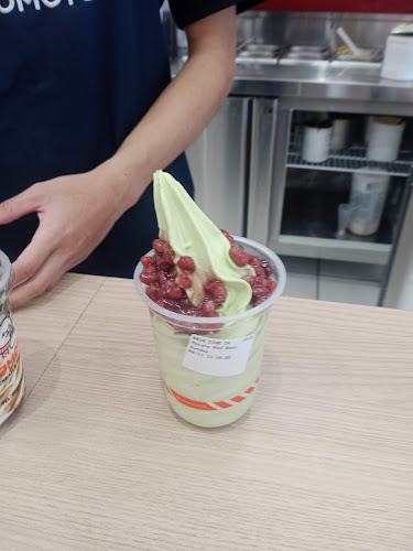 Momoyo Antapani - Gastronomi dan perhotelan