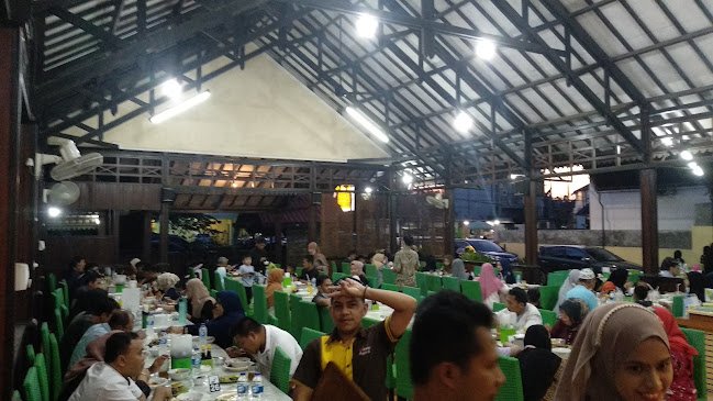 Opinii despre Warung Banjar Sari în Kota Samarinda - Gastronomi dan perhotelan