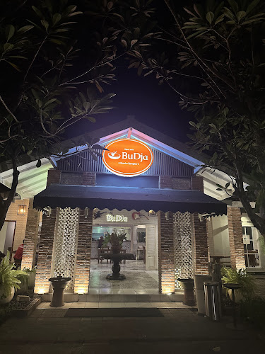 Rumah Makan Budja - Gastronomi dan perhotelan