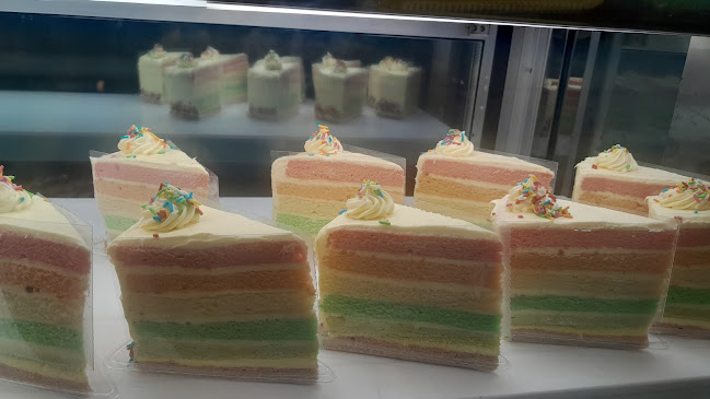 Opinii despre MAKO CAKE & BAKERY - Royal Plaza în Surabaya - Gastronomi dan perhotelan