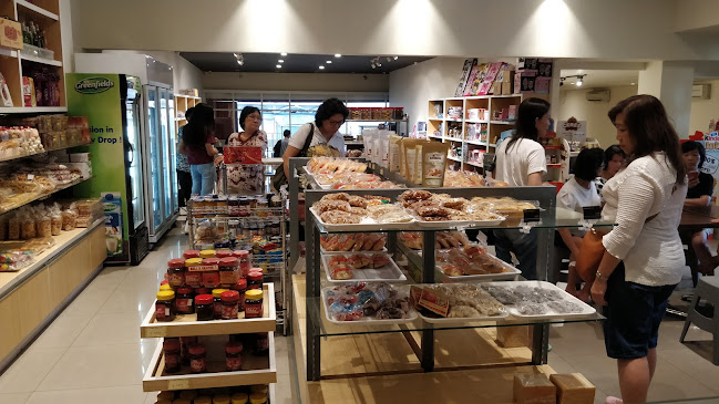 Hari-Hari Minimarket Cake & Bakery - Kota Manado