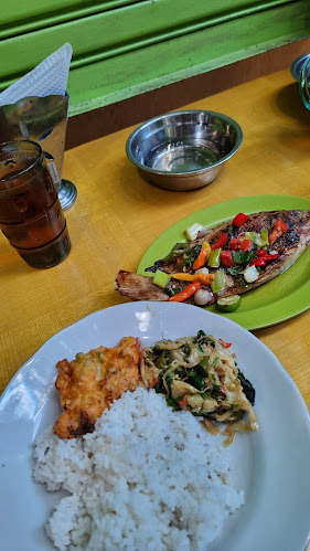 Ps. Cihapit, Jl. Cihapit No.8A, Cihapit, Kec. Bandung Wetan, Kota Bandung, Jawa Barat 40114