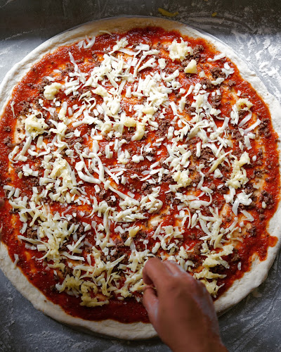 Centrale Pizzeria - Gastronomi dan perhotelan