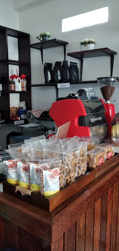Nina Coffe & Bakery - Gastronomi dan perhotelan