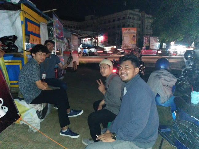 Opinii despre Angkringan Solo Pasar Kliwon 01 în Kota Tangerang Selatan - Gastronomi dan perhotelan