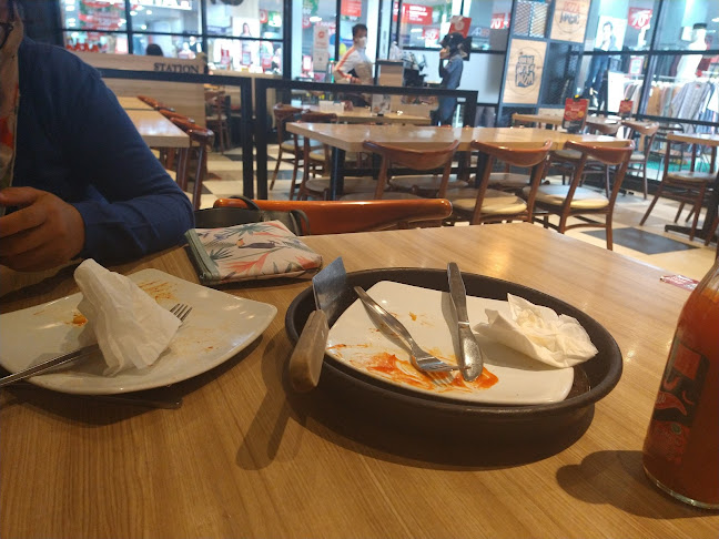 Pizza Hut Restoran - Ramayana Pematang Siantar