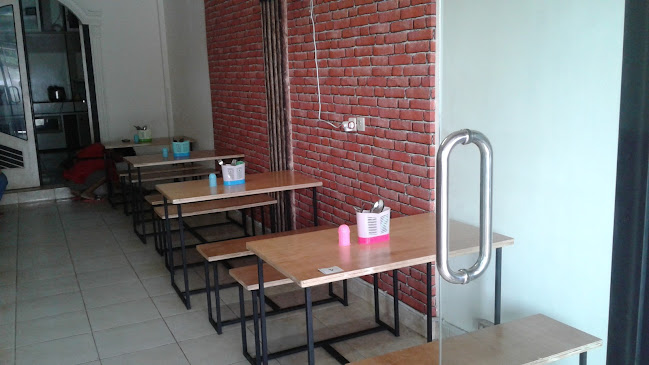 Rumah Makan Bengkel Perut - Gastronomi dan perhotelan