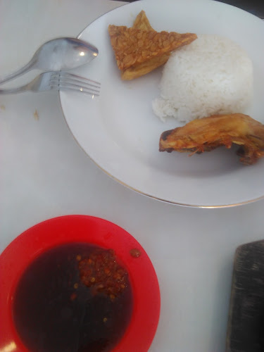 Jl. Kusuma Bangsa No.40, Ketabang, Kec. Genteng, Surabaya, Jawa Timur 60272