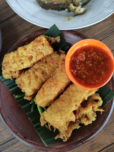 Opinii despre Warung Ny. Henny în Kota Bandar Lampung - Gastronomi dan perhotelan