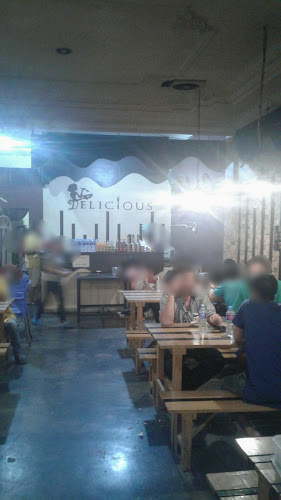Opinii despre Delicious Café în Kota Pekanbaru - Gastronomi dan perhotelan