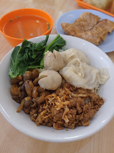 Kafe Biru - Gastronomi dan perhotelan