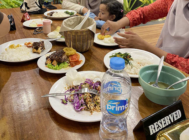 Zuka Saung Iga Konro - Gastronomi dan perhotelan