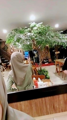 Opinii despre Kopi Dari Hati Loe Gwe - Duta Garden în Kota Tangerang - Gastronomi dan perhotelan