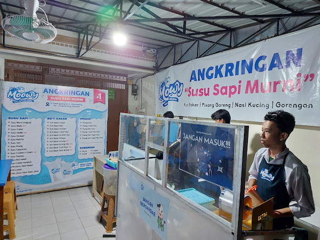 Angkringan Susu Sapi Murni 'MOOWY' - Kota Makassar