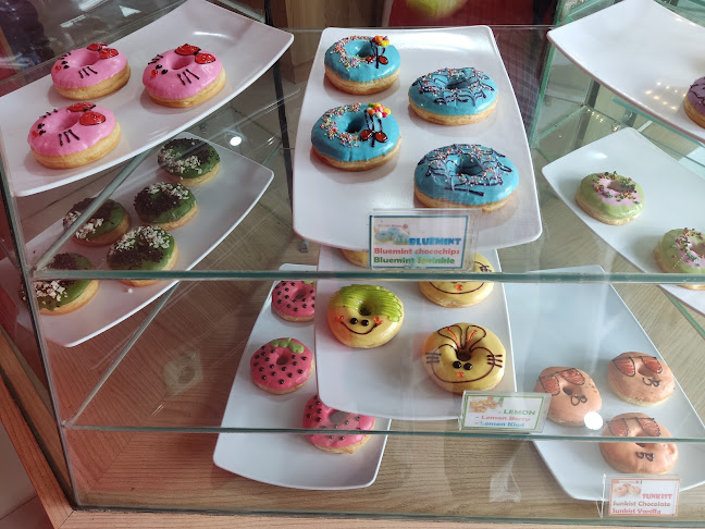 Opinii despre Donat Madu Cihanjuang în Kota Depok - Gastronomi dan perhotelan