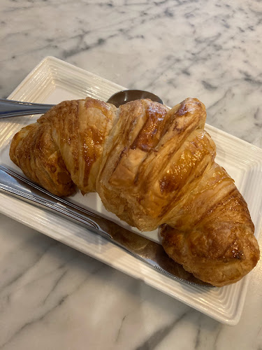 Comentarii opinii despre Sam's Pattiserie, Boulangerie, and Desserts