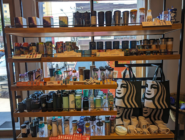 Starbucks Karunrung - Gastronomi dan perhotelan