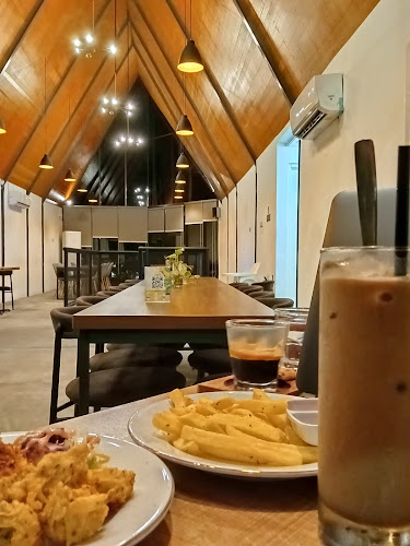 Opinii despre Loko Cafe - Semarang Tawang în Kota Semarang - Gastronomi dan perhotelan