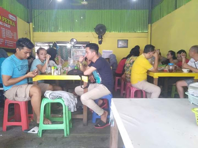 Opinii despre Bakso petra keprabon în Kota Surakarta - Gastronomi dan perhotelan