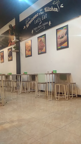 Let's Eat Resto and Cafe - Gastronomi dan perhotelan