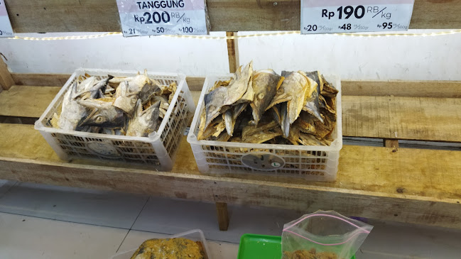 Opinii despre MAMA KHAS BANJAR, Minimarket Ikan Asin Telang Tenggiri & Oleh-Oleh Khas Banjar în Kota Banjar Baru - Gastronomi dan perhotelan